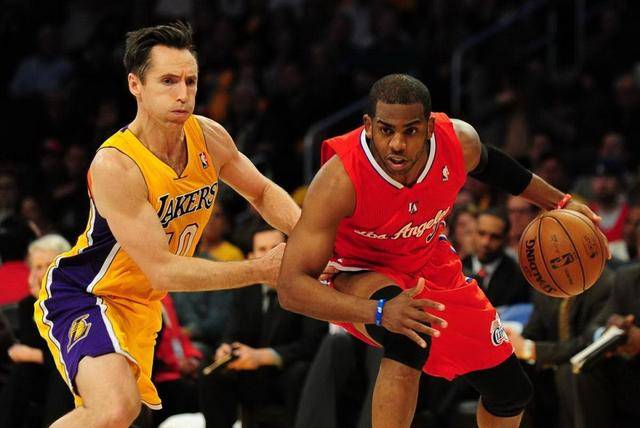 赛场背后的 赛场背后的